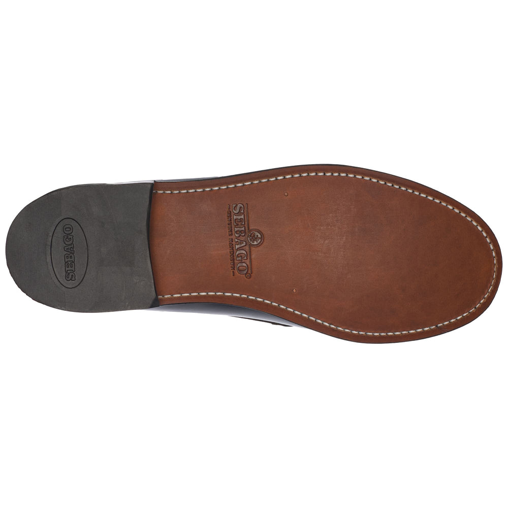 Moc Man CLASSIC WILL Moccasin BLACK Dressed Front (jpg Rgb)	