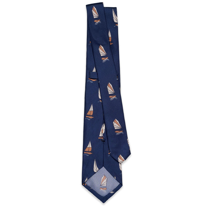 Small Accessories Man BEDDINGTON Tie BLUE BOAT FANCY Dressed Front (jpg Rgb)	